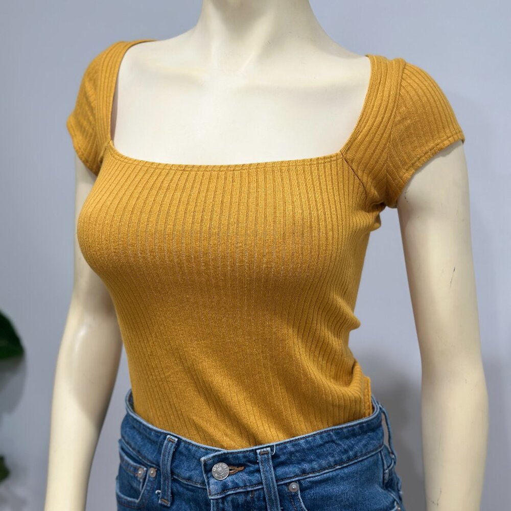 Reformation Bardot Top in Mustard Size Small